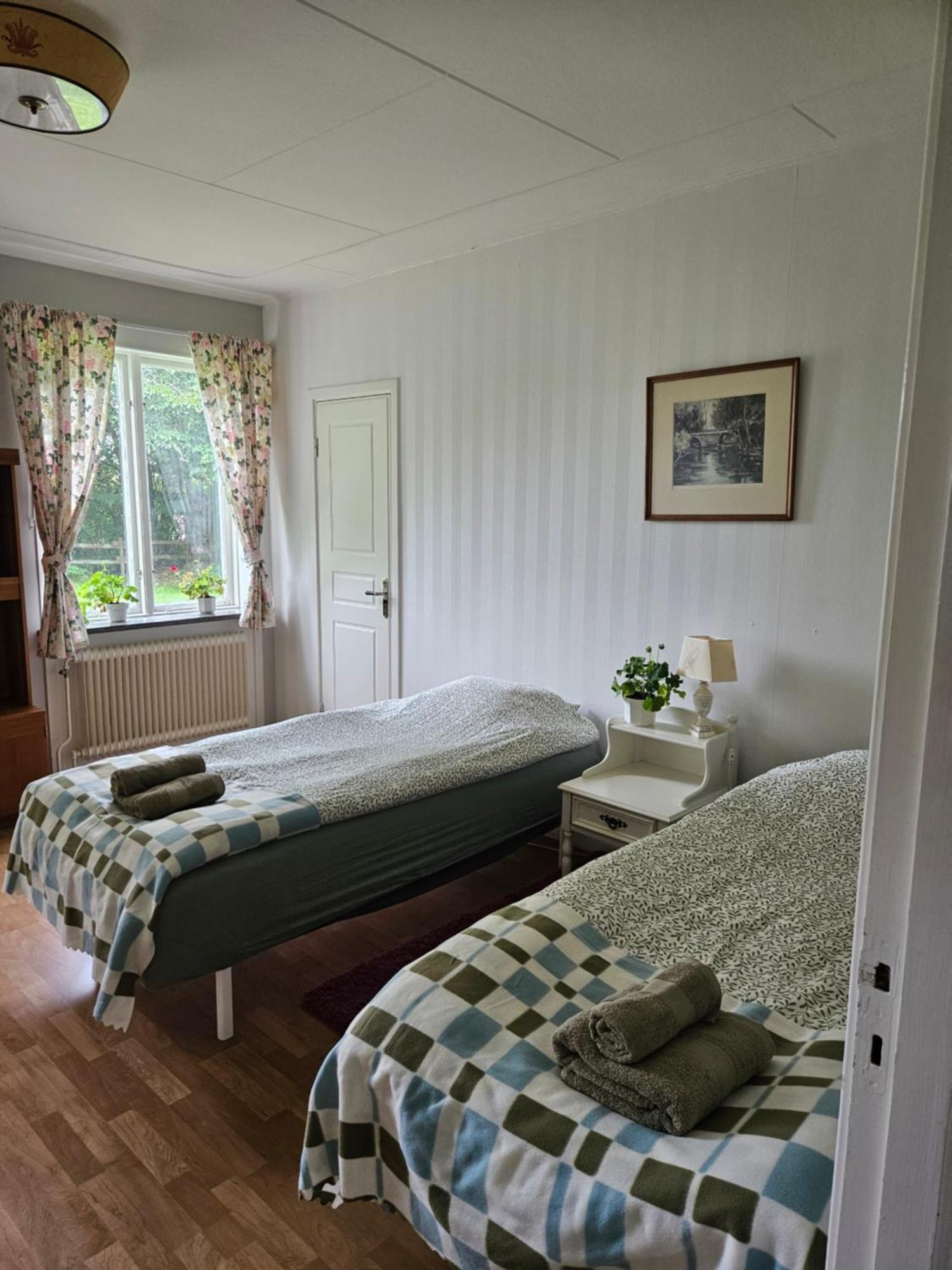 Oernsro Boende Och Staellplatser Skara Zimmer foto